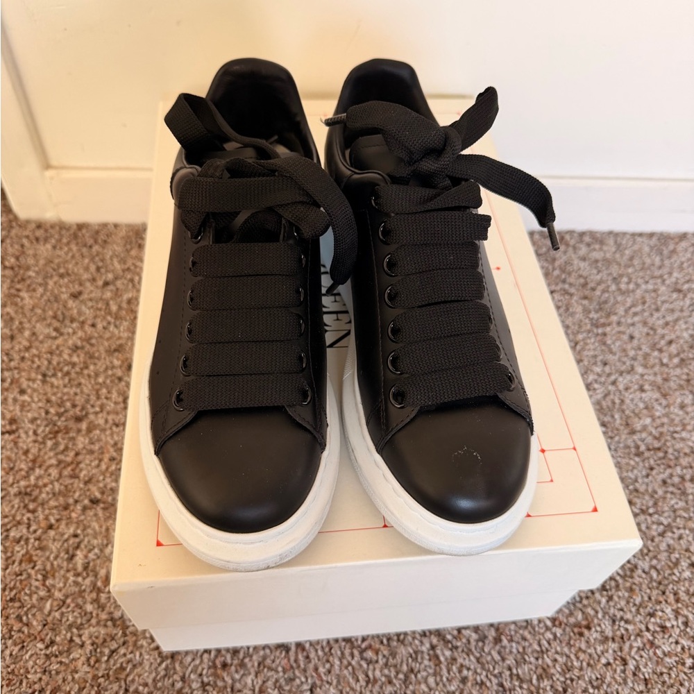 Alexander McQueen Black and White Sneakers - Picture 4 of 6